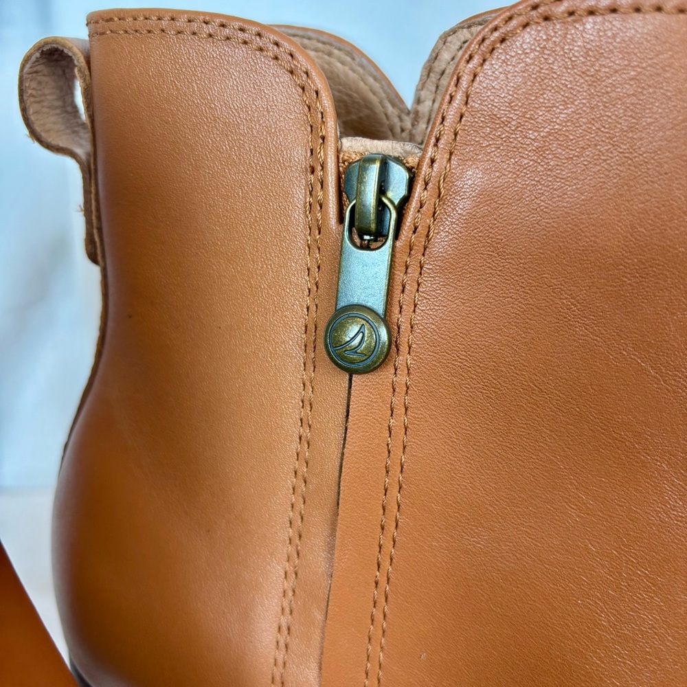 Sperry Seaport NWOT SZ 9.5 Heel Water‎ Resistant Lt Brown Leather Boot - Picture 2 of 8